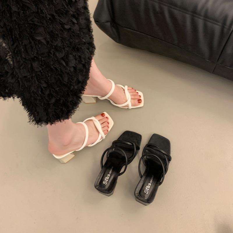 The New Style of Sandals Is Versatile with Thick Heels Medium Heels One-shoulder Shoes Slippers and Half Slippers