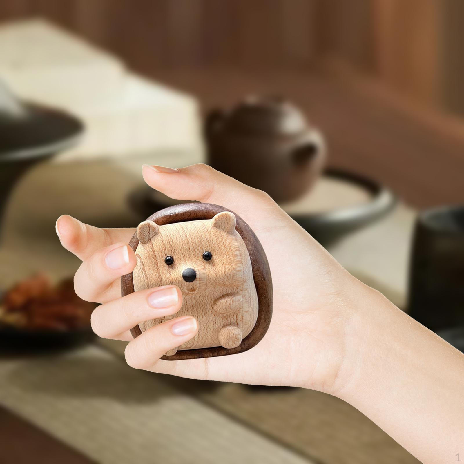 

Hedgehog Figurine Ornament Hand Carved Art Decoration Miniature for Holiday Office Collectibles