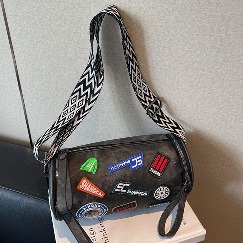 

Niche bag women s large-capacity new autumn and winter retro badge broadband messenger bag cylindrical bag чёрный