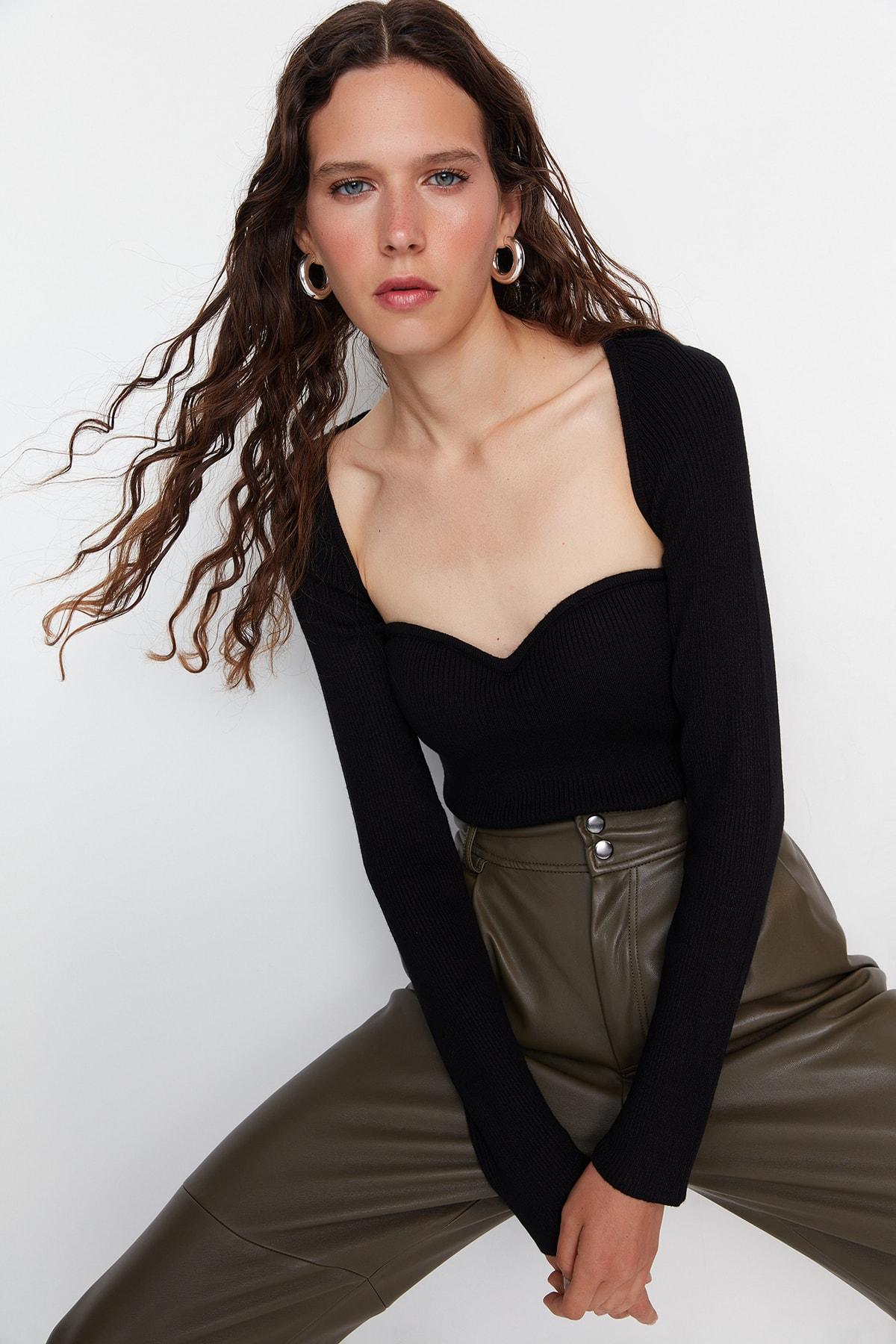 

Черный свитер с воротником TWOAW21KZ1630..