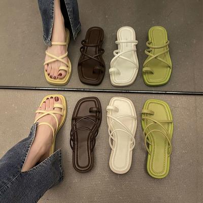 Letnie niskie obcasy kapcie dla kobiet 2024 koreańska wersja Outdoor Casual Clip Toe klapki damskie sandały z odkrytymi palcami damskie buty
