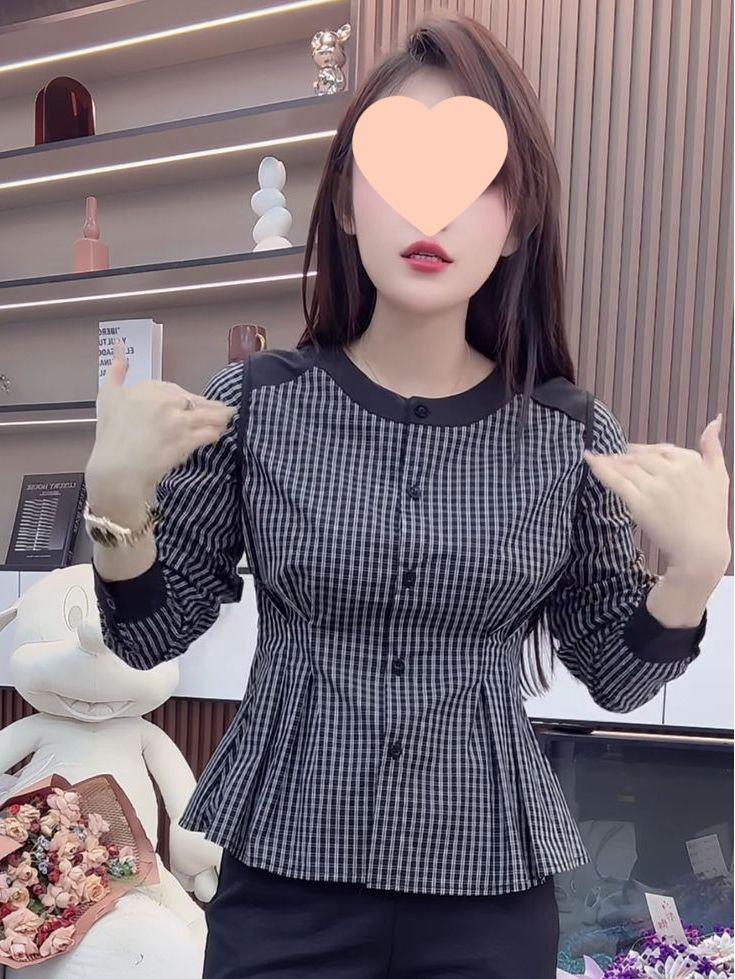 2025 Autumn Women's Plaid Cardigan: French-Inspired, Age-Defying, Korean Fashion Long Sleeve Top