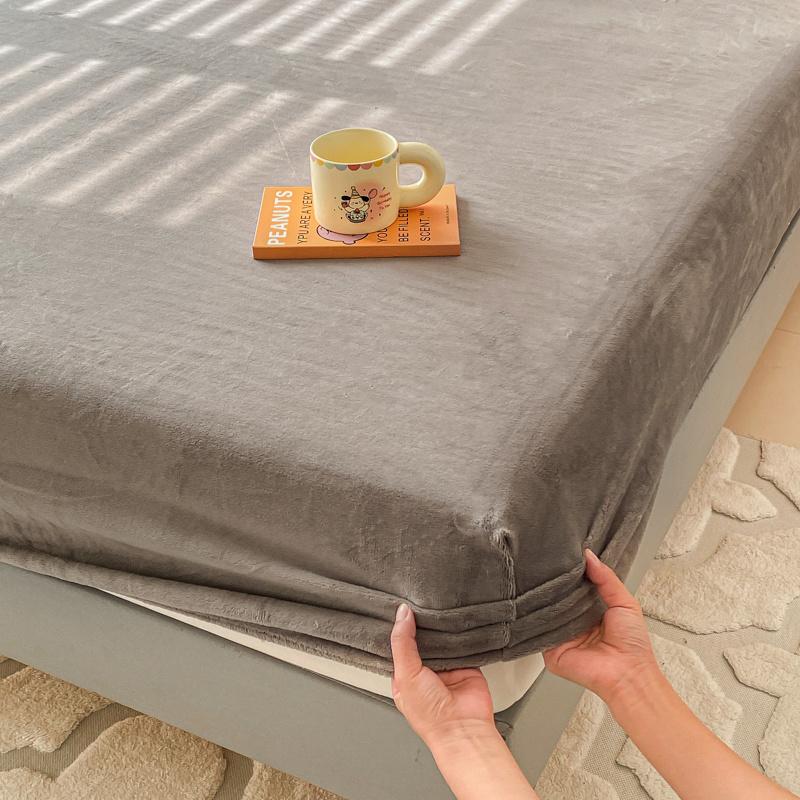 1pc Plaid Style Bedsheet Velvet Bed Cover Home Fitted Sheet Elastic Mattress Protector Winter Bed Linen sabanas (No Pillowcase)