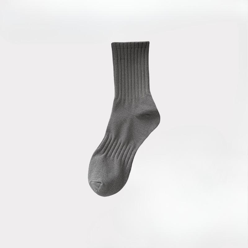 Men's Spring and Autumn Solid-color Comfortable and Versatile Sports Student Mid Calf Cotton Socks