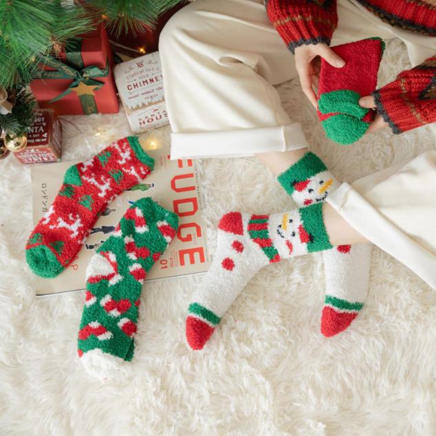 Christmas Fuzzy Socks 6 Pairs, Santa Snowman Reindeer Tree, Women's Winter Gift Set, Random Color