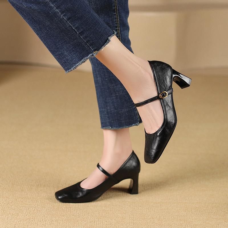 

Large size retro black high heels autumn and winter word with design sense commuter thick heel Mary Jane single shoes 42 чорний