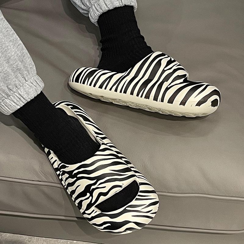 

Комфортные крутые тапочки Cow, женские высококачественные летние тапочки из ЭВА с мягкой подошвой, мужские и женские тапочки с защитой от столкновений, мужская одежда 38-39