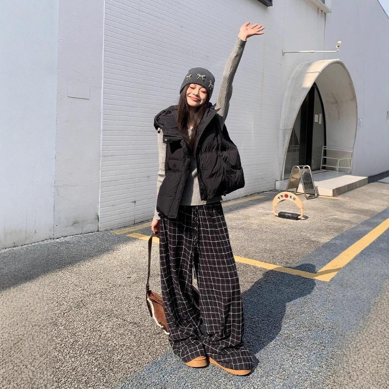 High-end Gray Neck Knitted Sweater Women's Autumn Slim-fitting and Thin Inner Bottoming Shirt Fashion Design Top Tide