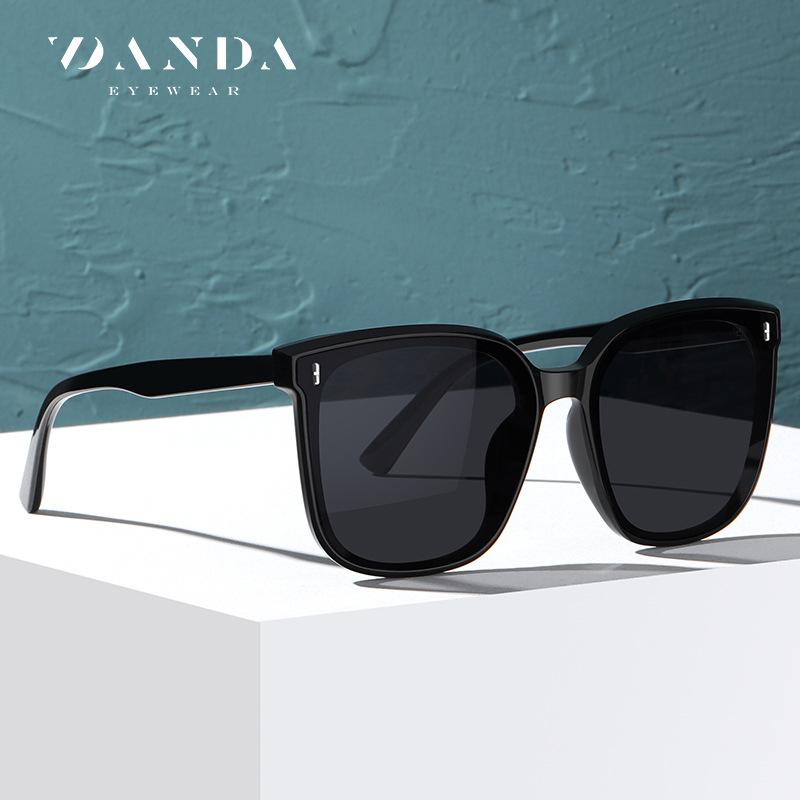 New Sunglasses TR6304Fashionable large-frame sunglasses with UV protection and high-definition nylon lenses