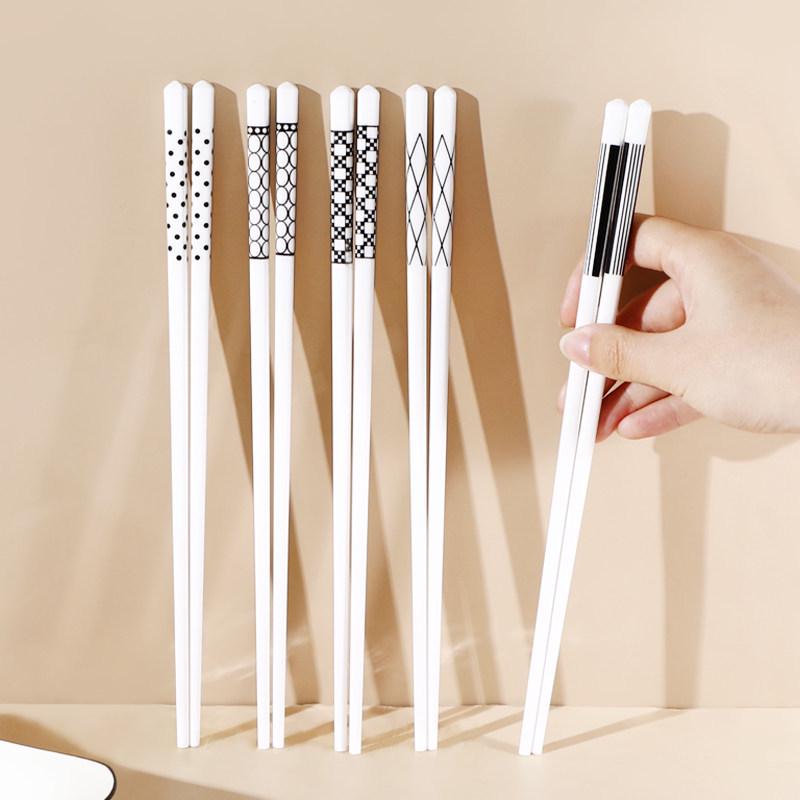 Nordic Hepburn Ceramic Chopsticks: Moisture-Proof, High-Temperature Resistant, Creative Single-Use Tableware.