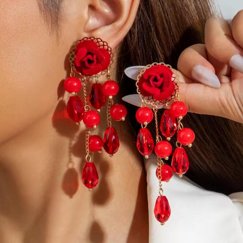 A Pair of Red Rose Flower Chain Bead Pendant Earrings, Suitable for Brides' Wedding Jewelry, As An Anniversary Gift for Ladies