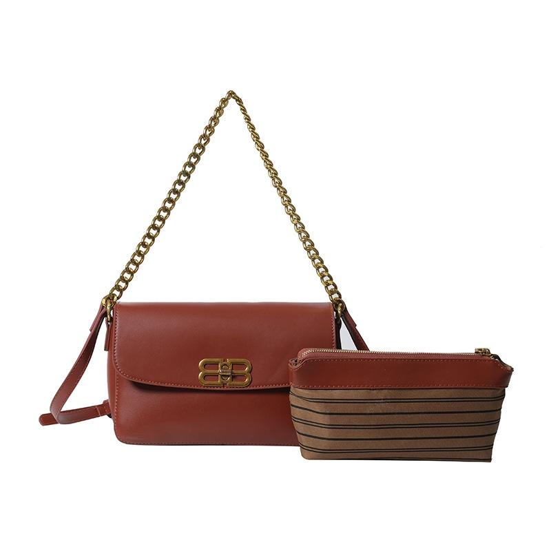 

IELGY Женская сумка-мессенджер на цепочке в стиле ретро, ​​квадратная сумка через плечо с текстурированной отделкой красный