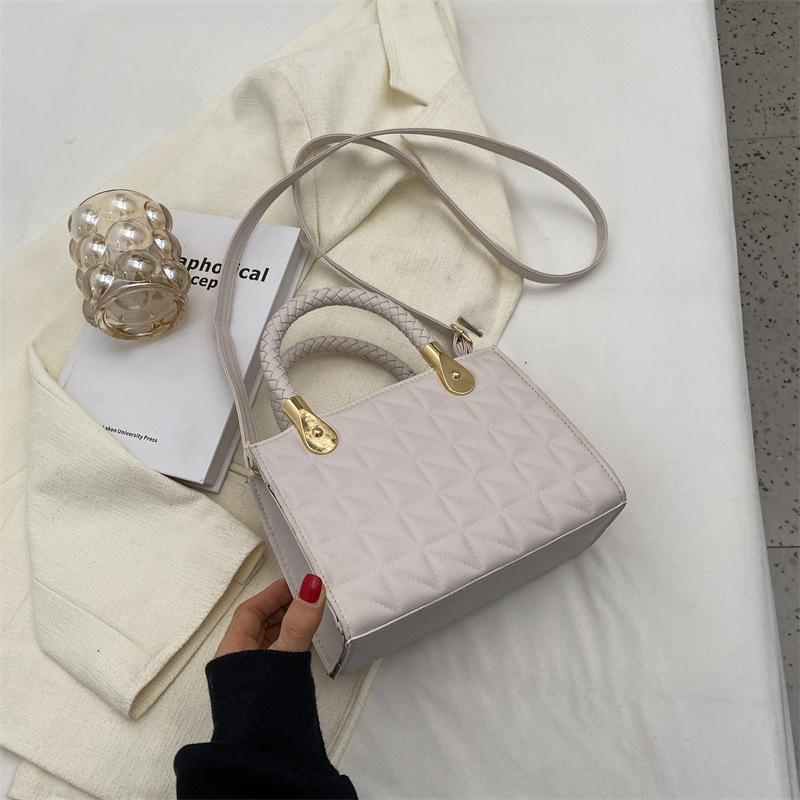 Simple women's fashion bag winter new popular fashion messenger small square bag casual shoulder handbag