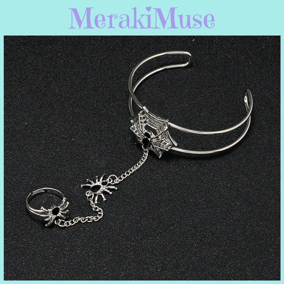 Gothic Black Zinc Alloy Spider Hand Chain With Adjustable Opening For Holiday Gift