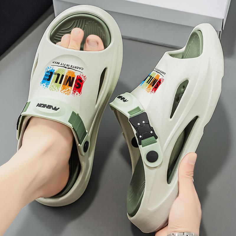 Fashion Clogs Men Sandals Lightweight Breathable Slip-On Sandals Non-Slip Water Shoes for Summer Beach Sandals