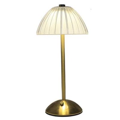 Modern Nordic Style Crystal Table Lamp 3 Colors Dimmable Touch Control Lamp Small Crystal Lampshade Gold Bedside Lamp Hotel