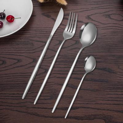 Set de 4 pièces de couverts Couteau Fourchette Cuillère Poli Réutilisable Acier Inoxydable Vaisselle pour Dîner de Fête