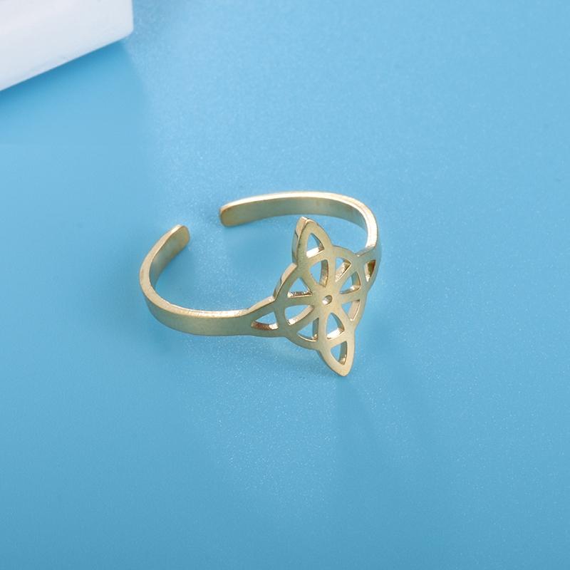 Witch Knot Stainless Steel Necklace Celtic Knot Witchcraft Protection Amulet Supernatural Pendant Jewelry Girls Gift
