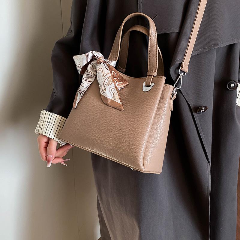 PU Women's Handbag Crossbody Bag Commuter Tote Bag