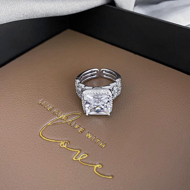 Inel rotund retro turcoaz deschis - Modă high-end în stil curte pentru degetul arătător