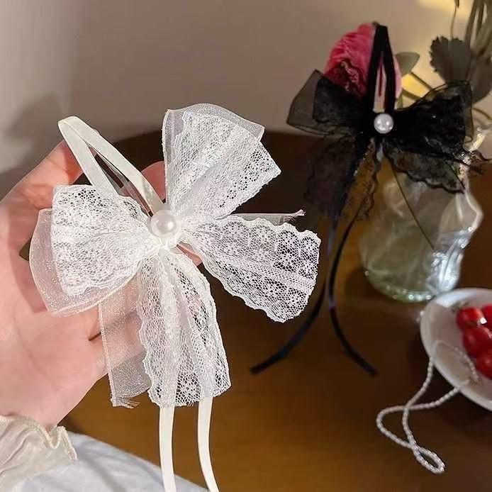Gentle White Lace Bow Duckbill Clip for Bangs & Ponytails