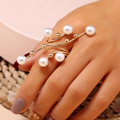 Stilvoller Fingerring, großes Luxusgeschenk