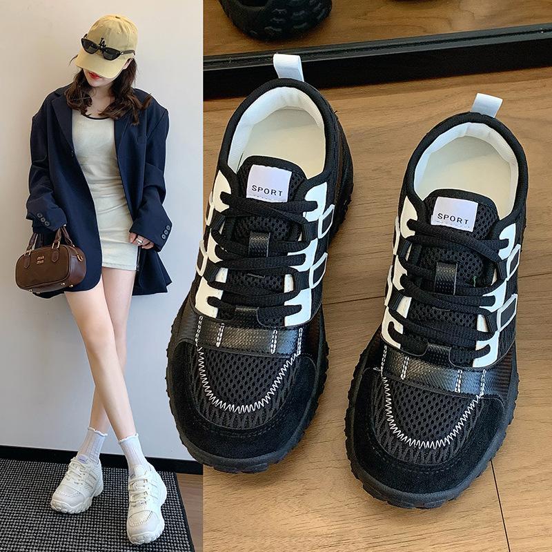 Dicksohlige deutsche Trainingsschuhe mit Innenhöhenerhöhung, leichte Sommer-Neuheit 2025, kleine Mesh-atmungsaktive Schuhe, Damen-Sport- und Freizeitschuhe
