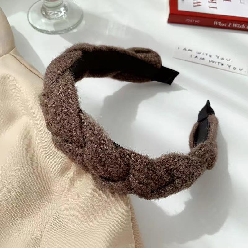 Women's Retro Korean Christmas Headband: High-End Autumn/Winter Hair Jewelry & Versatile Accessory