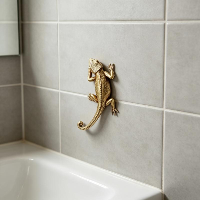 Handcrafted European Lizards Wall Mounted Ornament for Entryway Indoor Space Decorative Home Bedroom Accent