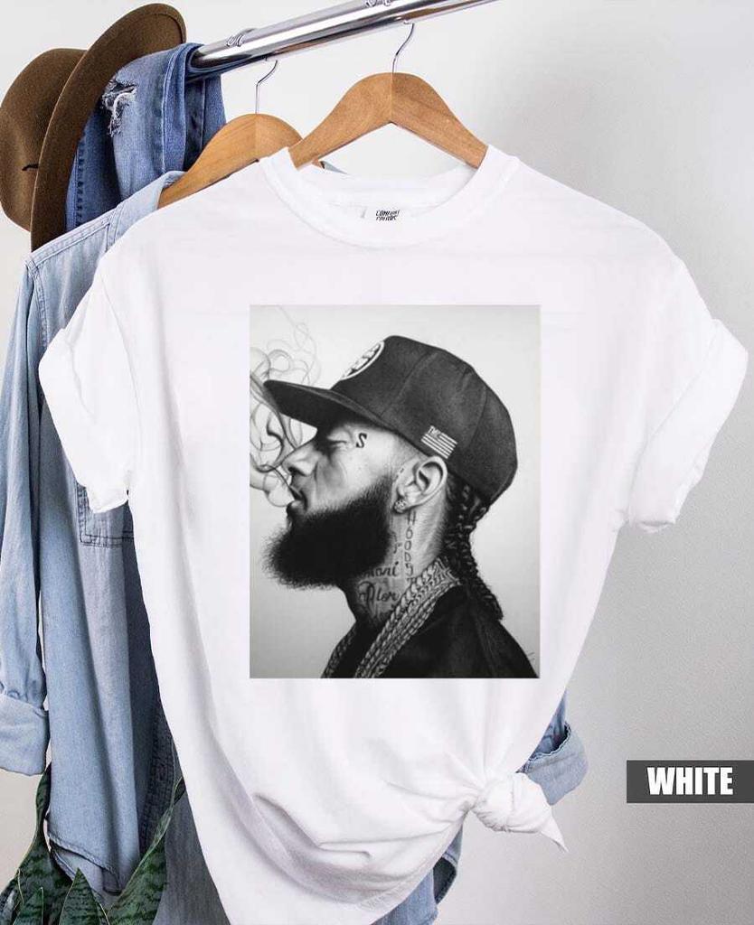 T-shirt Grafica Nera in Cotone Unisex - Manica Corta, Stampa Umoristica Nipsey