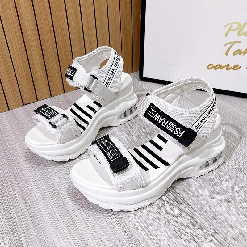 

Сандалии на платформе с танкеткой, женские летние новые, на липучке, водонепроницаемые, на модной универсальной пляжной подошве 42 белый