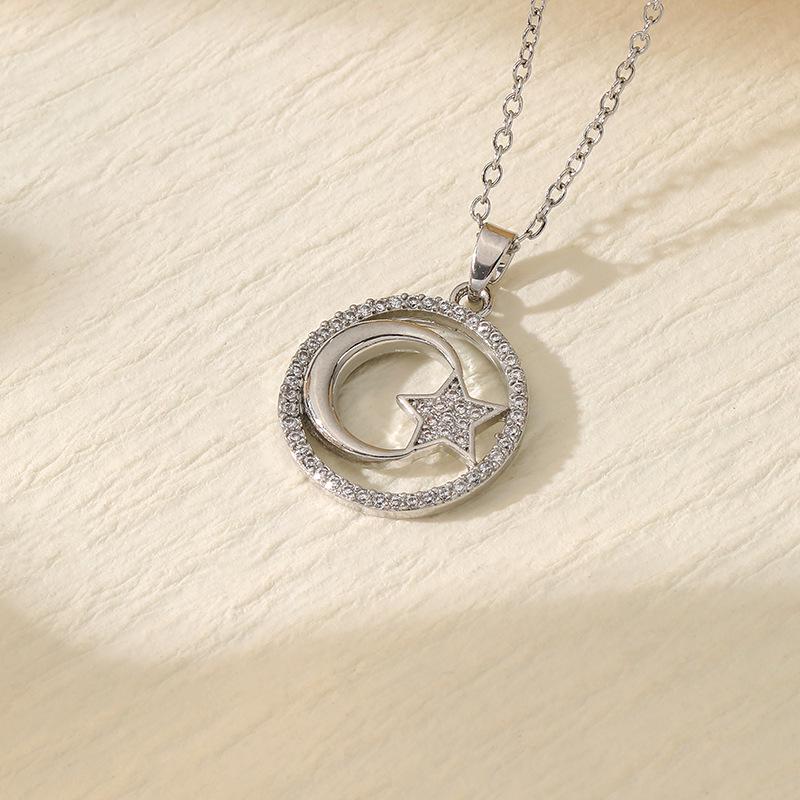 Titanium Steel Non-fading Necklace - European & American Style, Light Luxury, Versatile Korean Fashion, Perfect for Women and Girlfriend Gifts.