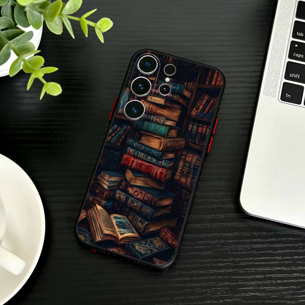 Vintage Bookshelf Kitten  Phone Case For Samsung S26,S25,S24,S23,S22,S21,S20,Plus,Fe,Lite,Others Black Cover
