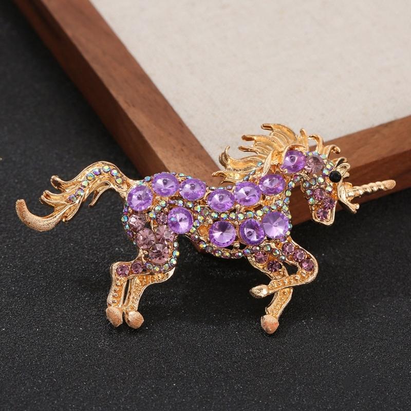 Elegant Unicorns Brooch For Women Portable Alloy Jewelry Accessory for Daily Wear and Special Occasions