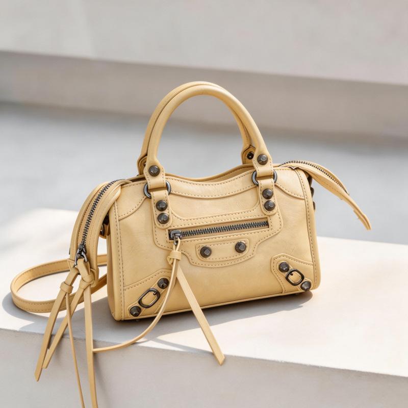 

Crossbody Bag with High-end Design, Rivet Tassel Bag, Women s Fashionable Versatile Bag, Niche Design, Hand-held Bill of Lading Shoulder Bag