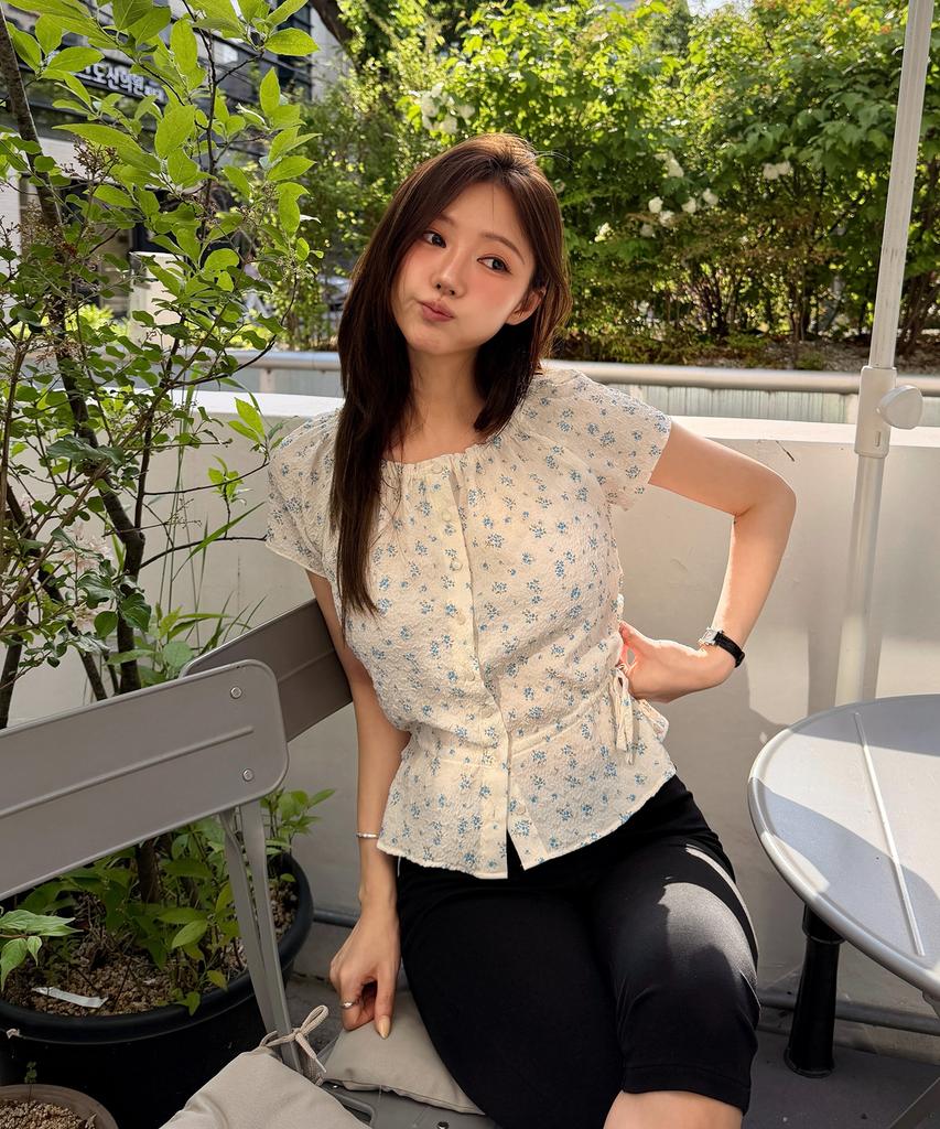 JUCYJUDY Embossed Flower Blouse J1Bl322B