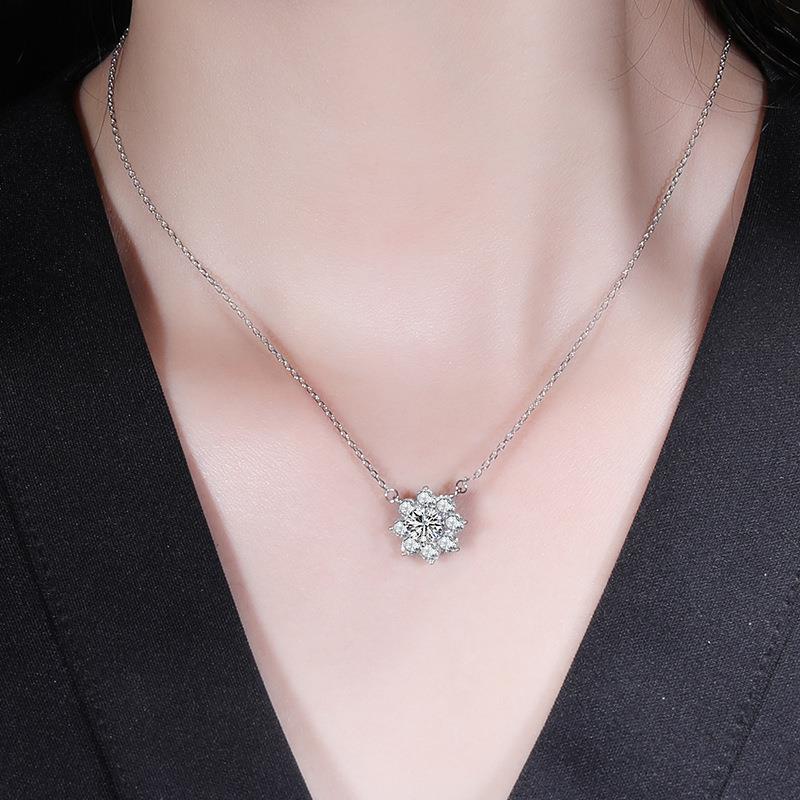 Kuaishou Douyin Sunflower Moissanite Women's Luxury Necklace Pendant