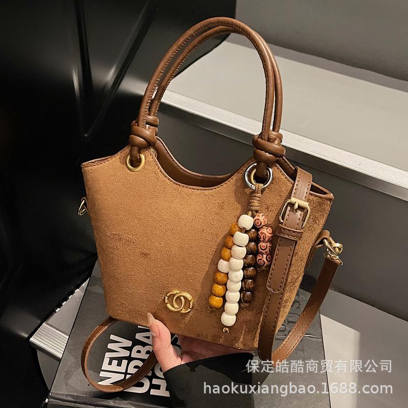 Premium sense retro small bag women 2025 new fashion versatile messenger bag exquisite super fire handbag bucket bag