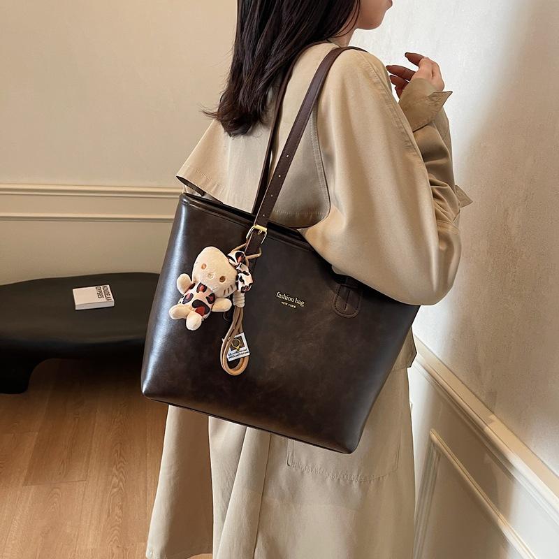 

Premium sense large capacity bag women 2025 new trendy fashion shoulder bag underarm bag versatile tote bag foreign trade 35*12*25