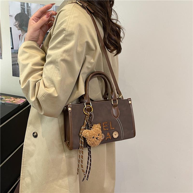 

Retro Letter Fashion Women’s Large Capacity Shoulder Bag - Versatile Crossbody, Advanced Style Without Pendant кофейный