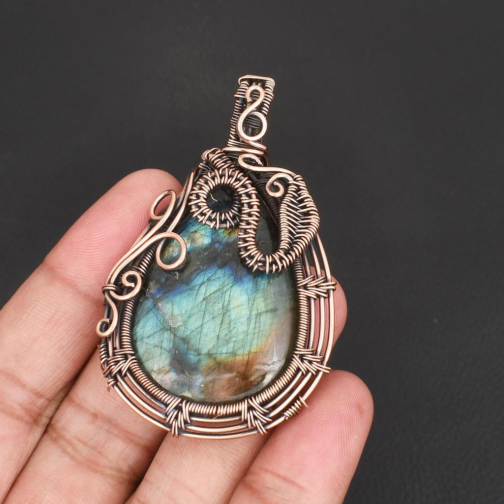 Handmade Antique Copper Wire Wrapped Labradorite Pendant Necklace Natural Blue Fire Gemstone Jewelry for Women & Men