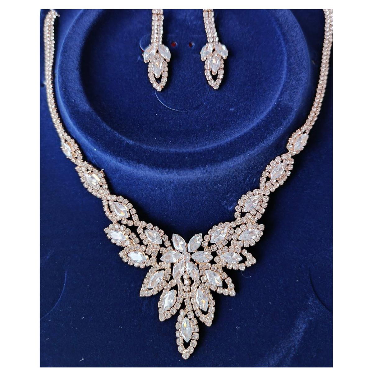 

Les Trésors De Lily [R7362] - Дизайнерский набор Sissi из белого золота (колье + пряжки) - выкройка 9х4см