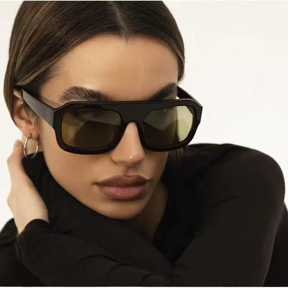 Retro Large Frame Sunglasses: European & American High-End Trend, Celebrity Street Style, Versatile Fashion Accessory.