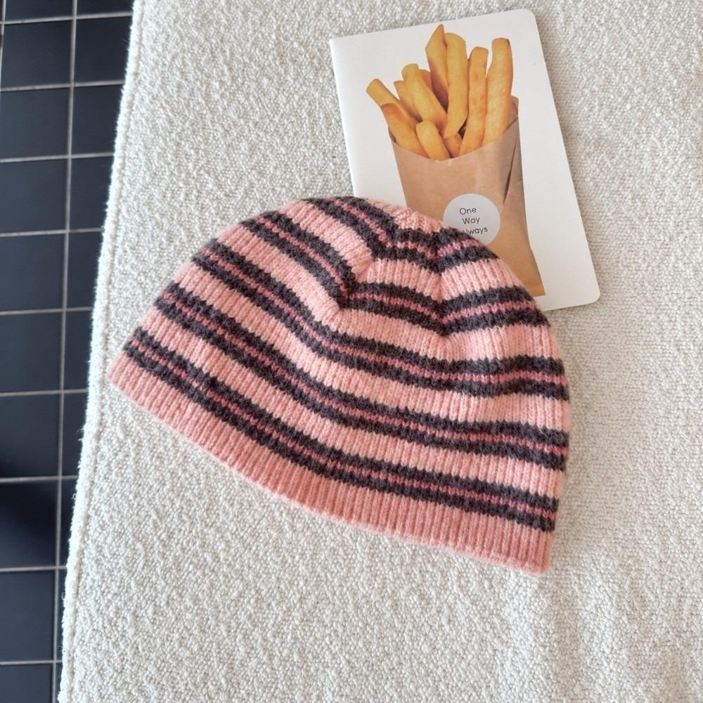 56-58cm Size Stripe Knitted Beanie Hat Polyester Soft Cold Proof Hat Warm Winter Beanie  For Women