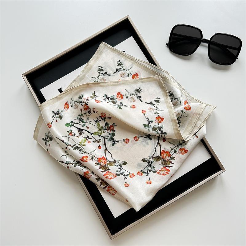 Spring and summer pastoral silk silk scarf mulberry silk sunscreen small square scarf fresh and sweet scarf thin silk scarf