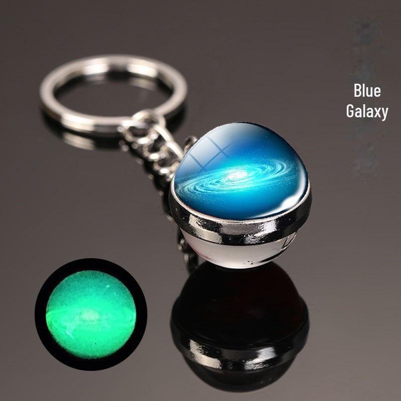 Oboustranná křišťálová galaktická klíčenka s designem planet a měsíce