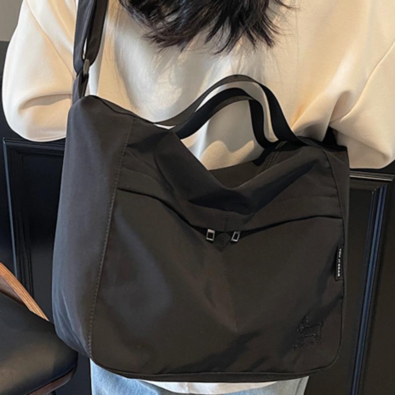 Casual tote bag, waterproof portable single-shoulder crossbody bag, travel bag, large-capacity bag for work