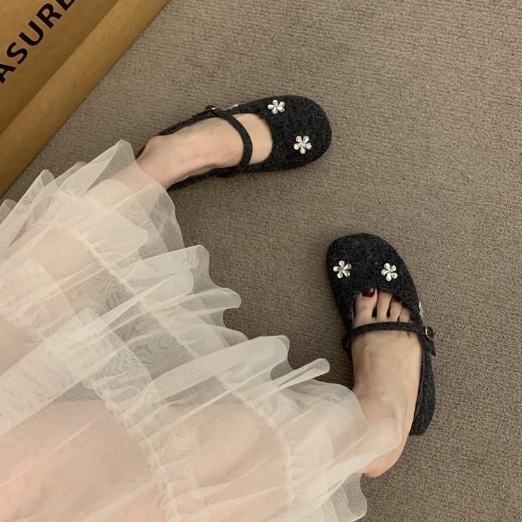 French flat-bottomed shallow mouth Mary Jane shoes women's 2025 autumn and winter new Korean version of rhinestone plush single shoes Doudou shoes