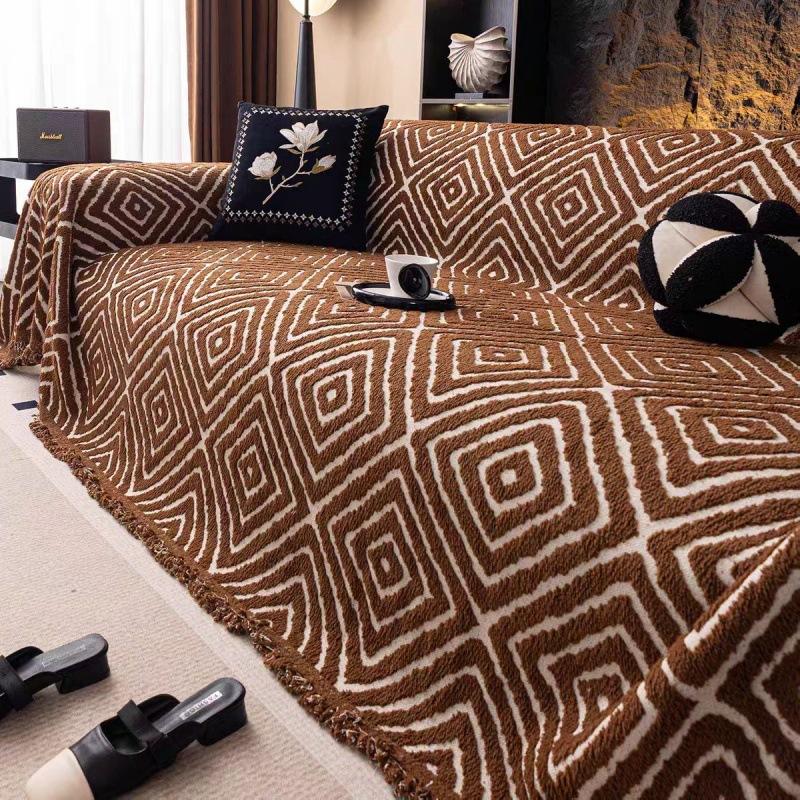

Autumn Winter Sofa Cover Plush Anti Slip Full Cover Cat Scratch Proof Sofa Blanket Cushion Throw 180*130cm коричневый