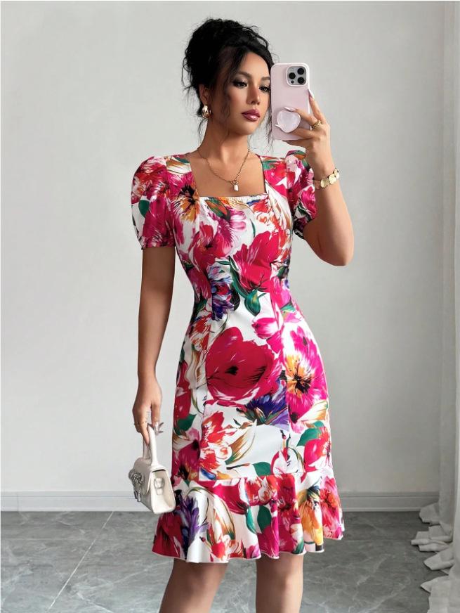 2026 Euro-American Retro Floral Square Neck Puff Sleeve Dress with Cinched Waist and Ruffles